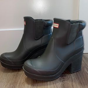 Hunter block heel boot